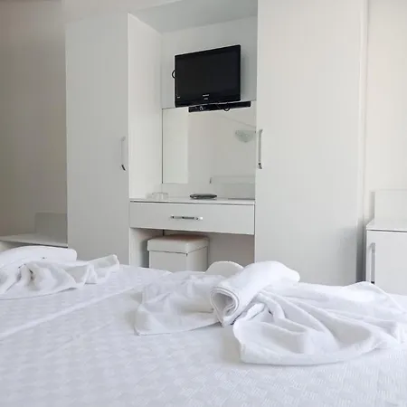 Navy Hotel İçmeler