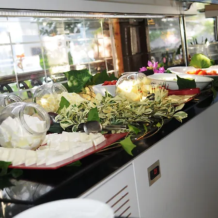 네이비 3* 이츠멜레르