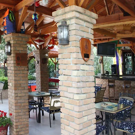 네이비 호텔 이츠멜레르