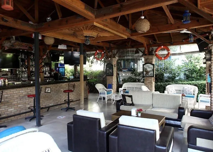 Navy Hotel İçmeler