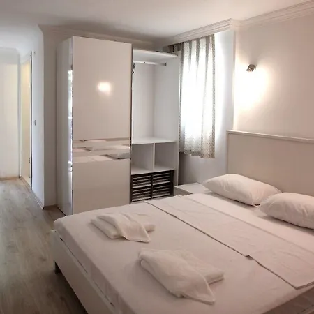 Hotel Navy 3*